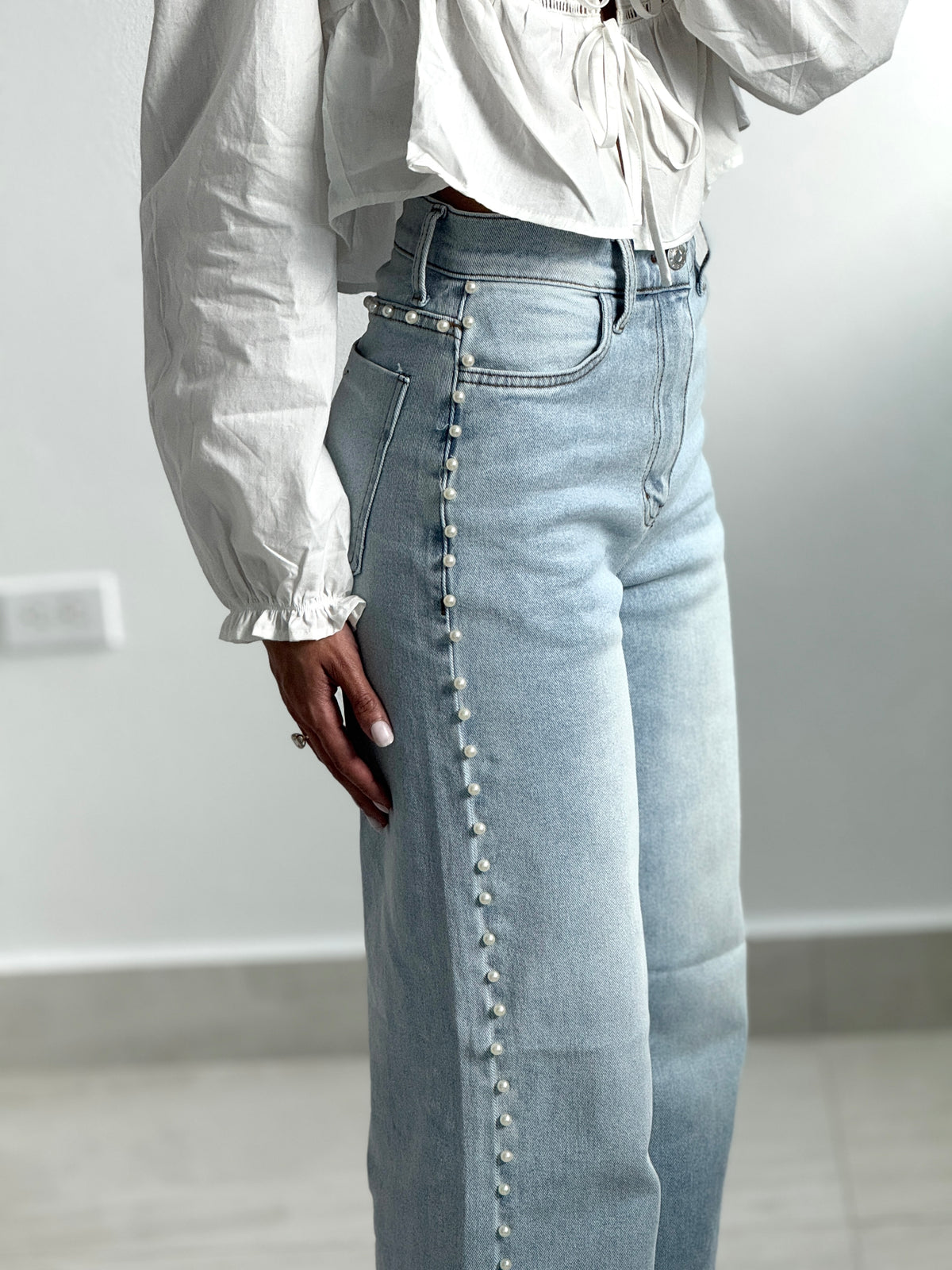 Vibrant pearl jeans